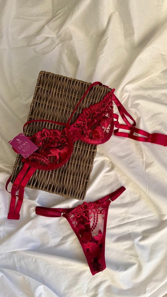 CONJUNTO DE LENCERIA CON REALCE | CLOE VINO