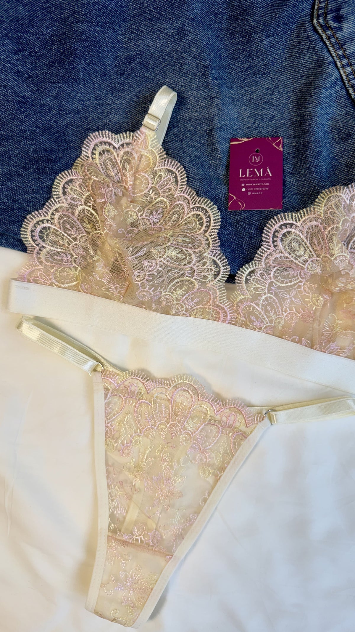 CONJUNTO BORDADO | DORADO CON ROSA