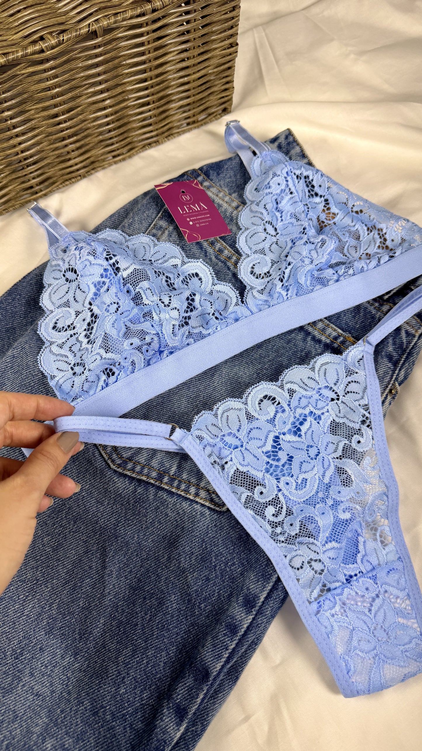CONJUNTO LENCERIA EN ENCAJE | HILO AZUL CLARO 665