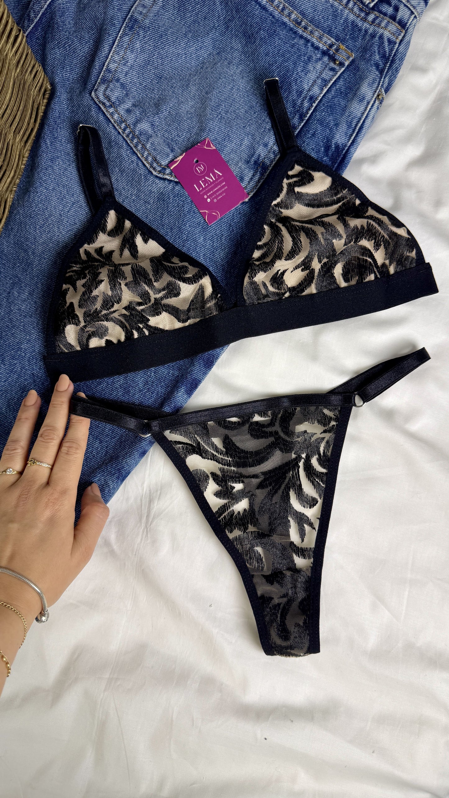CONJUNTO LENCERIA ENCAJE BORDADO | MELI | TRE COLORES