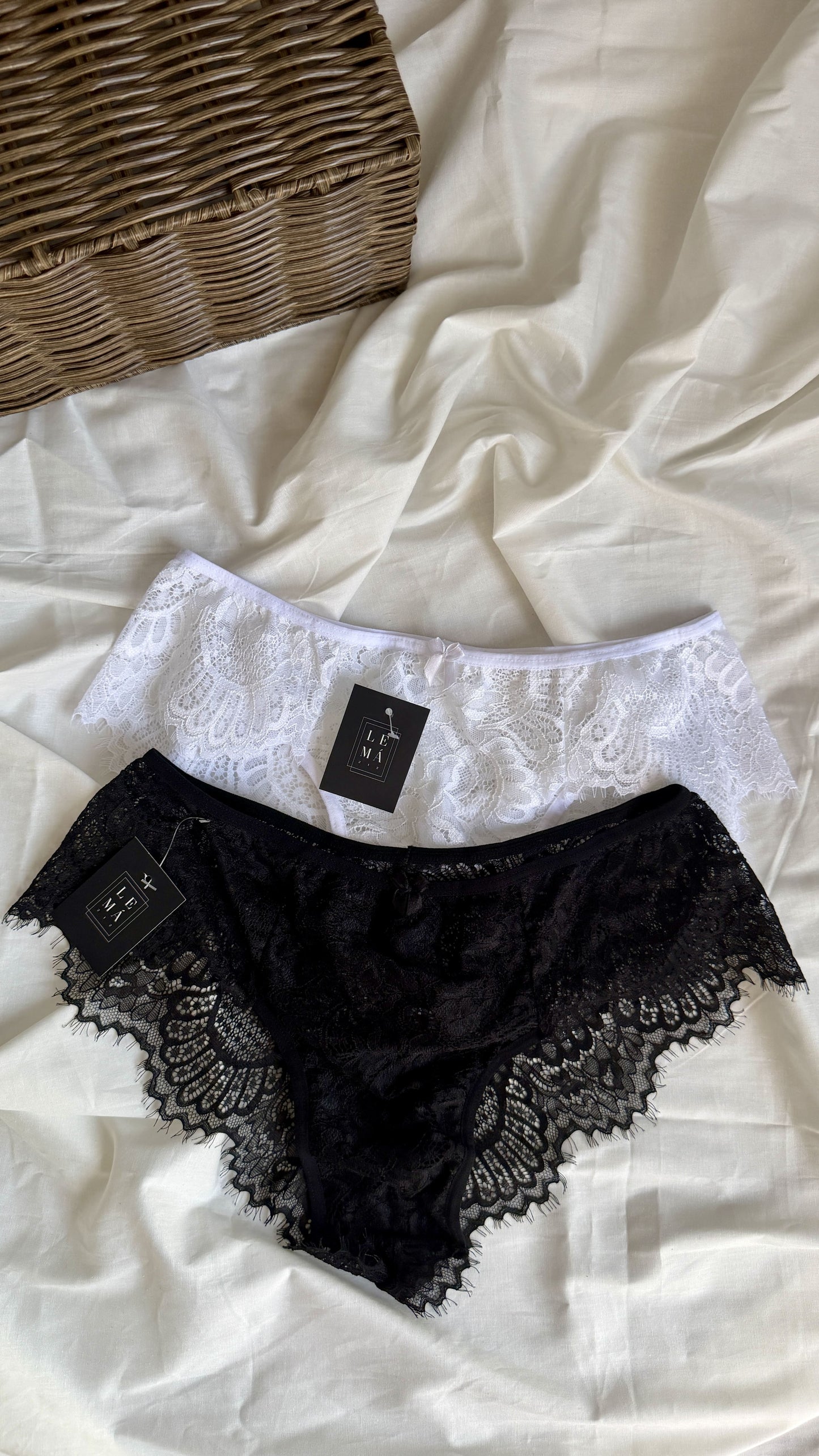 Panty Cachetero En Encaje