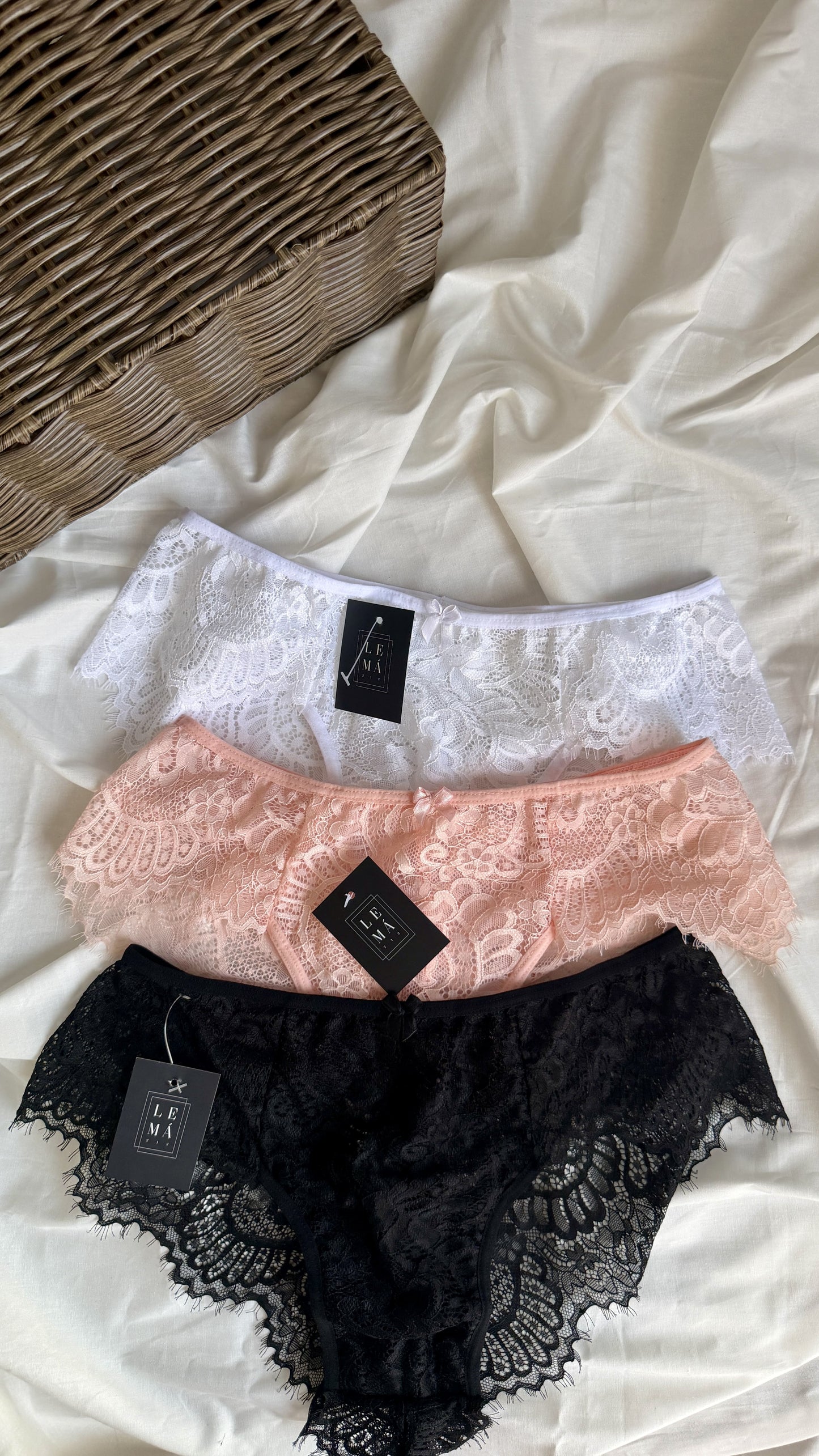 Panty Cachetero En Encaje