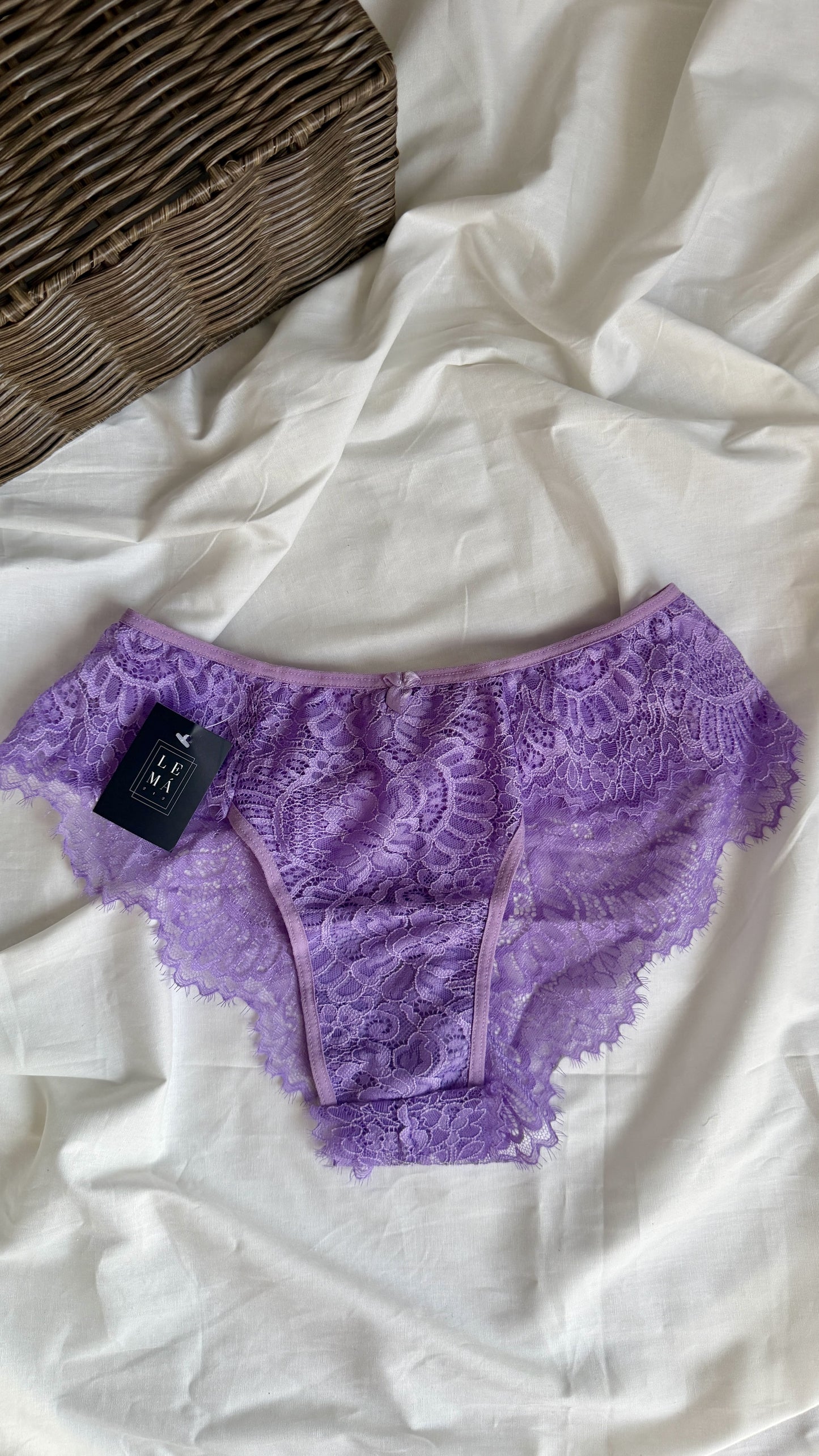 Panty Cachetero En Encaje