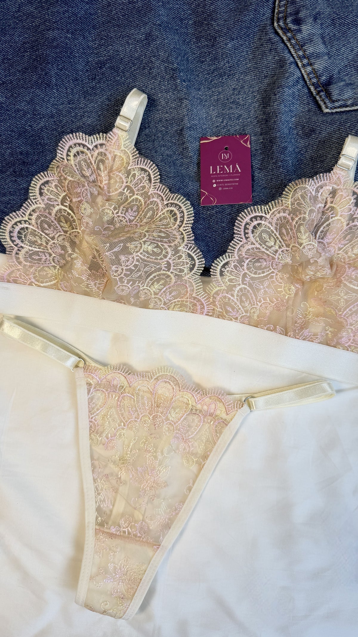 CONJUNTO BORDADO | DORADO CON ROSA