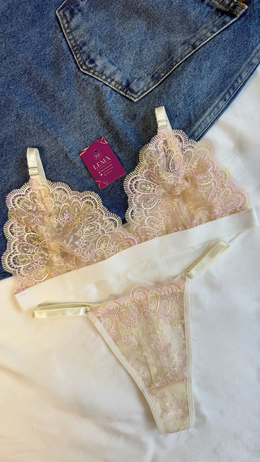 CONJUNTO BORDADO | DORADO CON ROSA