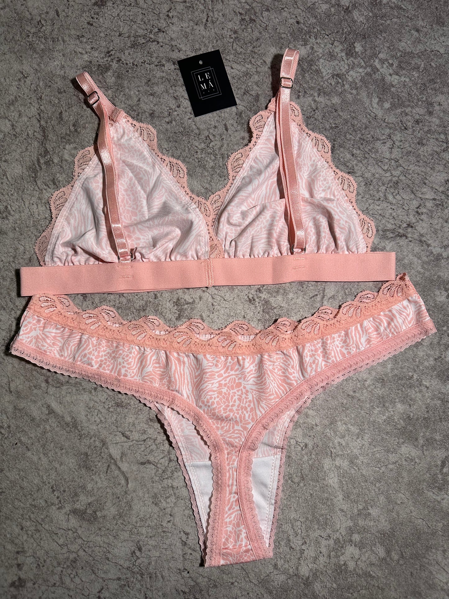 Conjunto Básico Lencería Tanga Rosa Lycra 537